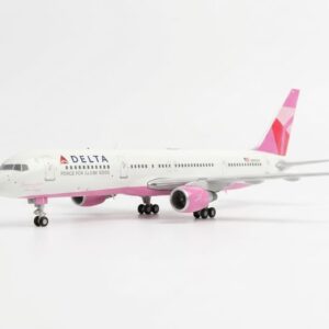 DELTA 767-400 1/400 EVELYN H LAUDER PINK PLANE